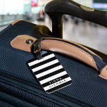 Étiquette À Bagage Balise de bagage personnalisée en bande noire et b<br><div class="desc">Nettoyage,  rayures modernes noir et blanc,  entièrement personnalisable avec nom et coordonnées. Ne perdez plus jamais la trace de votre sac !</div>