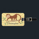 Étiquette À Bagage Balise de bagage pour enfants personnalisée avec u<br><div class="desc">Tag pour les garçons qui aiment les animaux de la jungle ou les thèmes de la jungle. L'avant est orné d'un mignon singe sur un arbre. Idéal pour le sac à dos,  le portage ou la valise de votre enfant.</div>