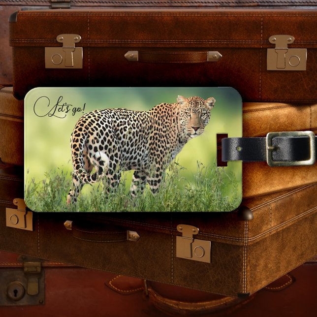 Étiquette À Bagage Balise Leopard Big Cat Adventure Luggenture (Luggage tag featuring a leopard in a grassy savannah)