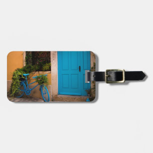 Étiquette À Bagage Bicyclette bleue et porte en été