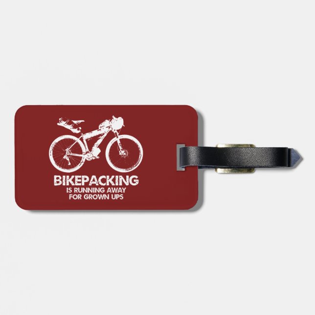 Étiquette À Bagage Bikepacking Est En Cours D'Exécution Pour Les Ups  (Dos horizontal)