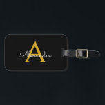 Étiquette À Bagage Black Gold Girl Script Monogramme Nom Moderne<br><div class="desc">Noir et or Monogramme Ajouter votre propre nom Script Bagage Bag Le tag sac fait le cadeau parfait pour 16 ans,  mariage,  douche nuptiale,  baby shower ou une fête de bachelorette pour quelqu'un décorant sa chambre dans le style.</div>