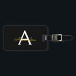 Étiquette À Bagage Black Gold Girl Script Monogramme Nom Moderne<br><div class="desc">Noir et or Monogramme Ajouter votre propre nom Script Bagage Bag Le tag sac fait le cadeau parfait pour 16 ans,  mariage,  douche nuptiale,  baby shower ou une fête de bachelorette pour quelqu'un décorant sa chambre dans le style.</div>