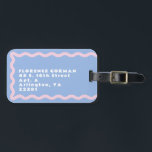 Étiquette À Bagage Bleu foncé et rose pâle avec le texte<br><div class="desc">Une prise tendance sur la ligne ondulée cadre en rose coquille sur bleu français avec un texte simple modifiable pour une personnalisation facile avec un nom et une adresse.</div>