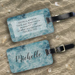 Étiquette À Bagage Blue Ocean Summer Beach Waves Monogramme Personnal<br><div class="desc">Grâce à son imagerie océanique captivante, cette étiquette à bagages vous permet de repérer facilement vos sacs. Le plastique robuste et la sangle sécurisée assurent que votre étiquette reste sur vos bagages, peu importe la distance parcourue. Donnez-vous la tranquillité d'esprit lors de votre prochain voyage et faites vos bagages instantanément...</div>