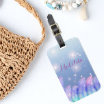 Étiquette À Bagage Boho Chic Pastel Plumes violettes rose Étincelles<br><div class="desc">Belle marque de bagage personnalisée avec plumes violettes et roses pastel et scintillants sur un arrière - plan bleu dégradé. Le texte est entièrement personnalisable. Pour le modifier, utilisez l'option Personnaliser. Pour d'autres modifications, telles que les modifications apportées à la police, à la couleur de police ou à la disposition...</div>
