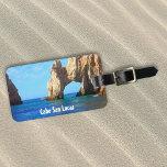 Étiquette À Bagage Cabo San Lucas Arch Beach Mexique<br><div class="desc">Cette conception a été créée par art numérique. Elle peut être personnalisée en choisissant l'option customiser plus loin. Contactez-moi à l'adresse colorflowcreations@gmail.com si vous souhaitez que ce design soit disponible sur un autre produit. Achetez ma peinture acrylique abstraite originale à vendre à www.etsy.com/shop/colorflowart. Voir d'autres de mes créations ou suivez-moi...</div>