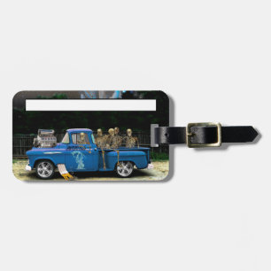Étiquette À Bagage Camion de ramassage bleu et équipage de squelette
