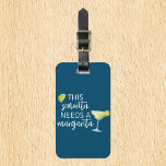 Étiquette À Bagage Cette Senorita a besoin d'une Margarita<br><div class="desc">Cette conception a été créée par art numérique. Elle peut être personnalisée en choisissant l'option customiser plus loin. Contactez-moi à l'adresse colorflowcreations@gmail.com si vous souhaitez que ce design soit disponible sur un autre produit. Achetez ma peinture acrylique abstraite originale à vendre à www.etsy.com/shop/colorflowart. Voir d'autres de mes créations ou suivez-moi...</div>