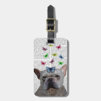 Chien blanc et papillons