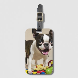 Étiquette À Bagage Chien Boston Terrier jouant avec des jouets