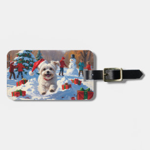 Étiquette À Bagage Chien maltais courant dans la neige avec un chapea
