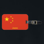 Étiquette À Bagage Chine Drapeau national patriotique<br><div class="desc">Drapeau national de Chine Bagage patriotique Tag avec le drapeau chinois imprimé sur le côté de l'étiquette. Le nom du pays écrit avec la police vibrante est intégré dans la conception du fond. Le texte est entièrement personnalisable à l'aide de la fonction "Customiser !". L'autre côté de la balise est...</div>