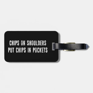 Étiquette À Bagage Chips Sur Les Épaules Mettre Des Chips Dans Les Po