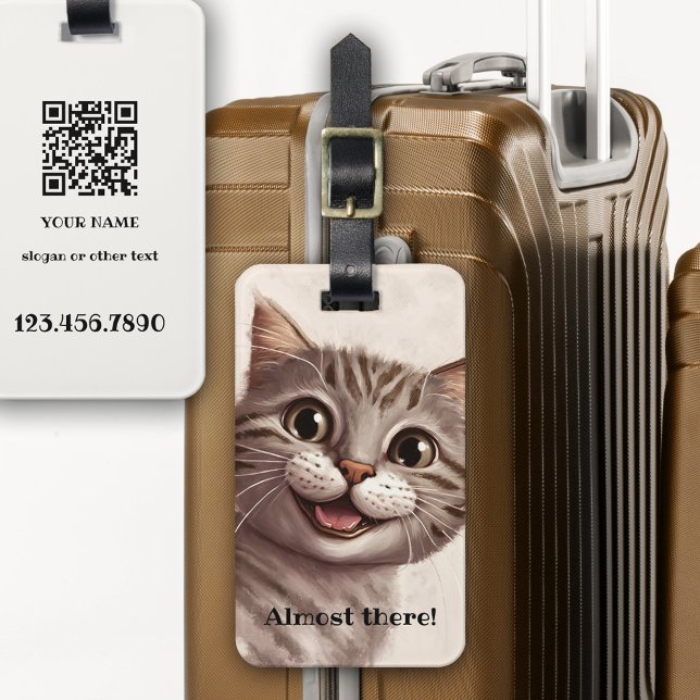 Étiquette À Bagage Code QR de chat amusant (Cute luggage tag featuring an illustration of a kitty having a lot of fun. With QR code template )