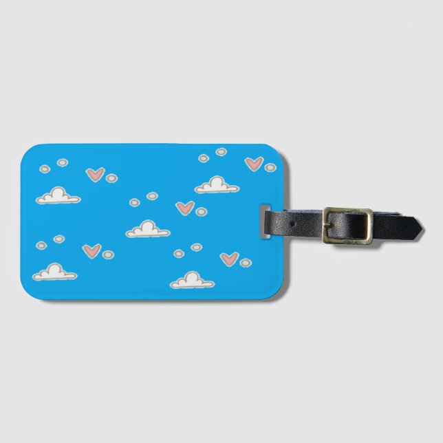 Étiquette À Bagage Coeurs et nuages sur le bleu (Devant Horizontal)