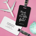 Étiquette À Bagage Couleur Personnalisée Script Petit Mais Fierce Sha<br><div class="desc">Voyagez dans le style avec cette étiquette de bagage littéraire avec votre nom et un script de brosse blanche de la citation "bien qu'elle soit mais peu elle est féroce" de A Midsummer Night's Dream de William Shakespeare contre une couleur arrière - plan modifiable (cliquez sur "modifier" pour changer d'arrière...</div>
