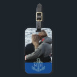 Étiquette À Bagage Couples personnalisés Photo Initiales Ancres nauti<br><div class="desc">Porte bagage photo personnalisé avec ancre rayée sur bleu pour personnaliser avec vos initiales.</div>