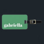Étiquette À Bagage Cute Green Bold Typographie Nom personnalisé<br><div class="desc">Audacieuse typographie moderne Nom personnalisé Marque avec texte blanc sur un Kelly Arrière - plan vert</div>