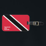 Étiquette À Bagage Drapeau national de Trinité-et-Tobago<br><div class="desc">Drapeau national du Patriotique de Trinité-et-Tobago Marque avec le drapeau de Trinité-et-Tobago imprimé sur l'un des côtés du tag. Le nom du pays écrit avec la police vibrante est intégré dans la conception du fond. Le texte est entièrement personnalisable à l'aide de la fonction "Customiser !". L'autre côté de la...</div>