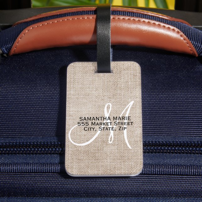 Étiquette À Bagage Élégant Monogramme Rustique Beige Linen (Verso Insitu 4)
