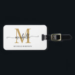 Étiquette À Bagage Élégant Style Blanc Or Monogramme Initiale Script<br><div class="desc">Étiquette de bagage personnalisée élégante moderne féminine blanche et or avec monogramme initiale nom écriture personnalisée. Ce design présente un prénom dans une jolie police de caractères à queue en forme de calligraphie (ou typographie) avec monogramme initiale, nom complet, informations d'adresse en or et noir sur fond blanc. Celles-ci sont...</div>