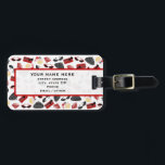 Étiquette À Bagage Étiquette rouge Girly de bagage d'accessoires<br><div class="desc">Une étiquette de bagage comportant des illustrations des bouteilles de parfum,  des bourses,  des rubis,  et de rétros lunettes de soleil de plot réflectorisé.  La conception a un modèle de couleurs rouge.  Personnalisez le texte sur le secteur pur d'intérieur d'avant décrit en rouge.</div>