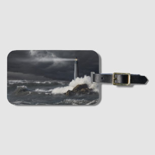 Étiquette À Bagage Faisceau de lumière brillant dans l'océan orageux