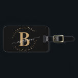 Étiquette À Bagage Fille Elegant Noir Nom Monogramme Script<br><div class="desc">Fille,  minimaliste,  simple,  moderne,  noir et or monogramme nom initial script personnalisé monogrammed bagage tag. Doté d'une initiale monogramme et d'un script de signature de nom de poutre dans une police calligraphique manuscrite avec des queues d'échange et un cadre en cercle pointillé autour de votre monogramme.</div>