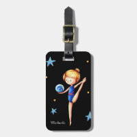 Fille faisant de la gymnastique rythmique avec bag