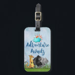 Étiquette À Bagage Gorilla Hippo et Meerkat Adventure Attend<br><div class="desc">Album de bagage qui dit aventure attend. Placez-vous sur un arrière - plan d'aquarelle bleu clair. Un nuage bleu et un soleil orange s'assoient dans le ciel. Un meerkat,  gorille et hippo ensemble sur des herbes de savane,  sur le point de se lancer dans une aventure.</div>