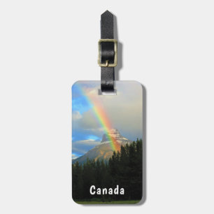 Étiquette À Bagage Le ciel orageux et l'arc-en-ciel au-dessus de la m