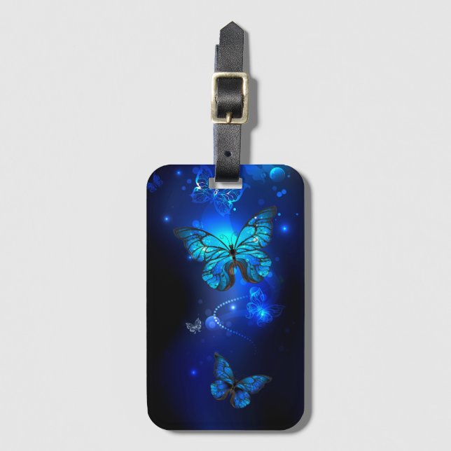 Étiquette À Bagage Le papillon morpho dans l'Arrière - plan sombre (Devant Vertical)