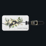 Étiquette À Bagage L'État du Kentucky Personnalisé votre ville natale<br><div class="desc">Kentucky State Personnalisez Votre Maison Ville Rustique Design Floral Chic. Avec de jolies fleurs jaunes et blanches crème d'aquarelle, des traits de pinceau de peinture, une forme de coeur mignonne, une texture chic en bois blanc et une police de caractères brossée tendance. Fait un grand cadeau pour toute personne du...</div>