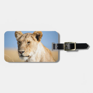Étiquette À Bagage Lioness against blue sky
