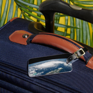 Étiquette À Bagage L'Ouragan Dorian Au-Dessus De L'Océan Atlantique.