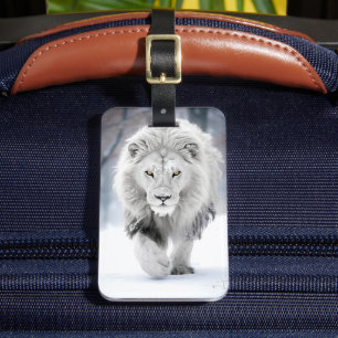 Étiquette À Bagage Majestueux Lion Blanc dans un Décor de Paysage Hiv