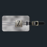Étiquette À Bagage Métal classique Look Monogramme Cadeau<br><div class="desc">Cette conception a été créée par art numérique. Elle peut être personnalisée dans la zone fournir ou customiser en choisissant le clic pour customiser une autre option et en changeant le nom, les initiales ou les mots. Vous pouvez également modifier la couleur et le style du texte ou supprimer le...</div>