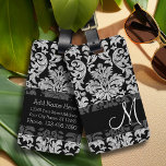 Étiquette À Bagage Modèle Damas vintage avec Monogramme noir blanc<br><div class="desc">Une façon élégante de voyager - avec des damas noirs et blancs. Ajoutez votre nom ou vos monogrammes sur le devant. L'arrière comprend une zone pour ajouter des informations de contact.</div>
