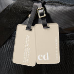 Étiquette À Bagage Monogramme crème beige classique<br><div class="desc">Cette étiquette de monogramme crème beige Classy fait le cadeau de Noël parfait! Que vous cherchiez des idées cadeaux de Noël pour les femmes, ou des idées cadeaux de Noël uniques pour les femmes, ce tag combine élégance et fonctionnalité. Idéal pour ceux qui recherchent des cadeaux de Noël pour faciliter...</div>