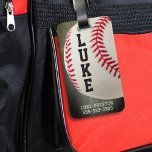 Étiquette À Bagage Monogramme de baseball ou nom 2-4 lettres<br><div class="desc">Sac de sport de baseball ou étiquette d'identification bagage personnalisée avec un monogramme ou un nom jusqu'à 4 lettres sur une photo d'un baseball. Les noms plus longs nécessiteront d'ajuster la taille de la police dans EDIT ou de contacter le concepteur via Zazzle Conversation ou makeitaboutyoustore@gmail.com pour obtenir de l'aide...</div>