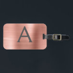 Étiquette À Bagage Monogramme en métal brossé rose or Nom et initiale<br><div class="desc">Rose Gold } Blush Pink brossé Foil Monogramme Nom et étiquette initiale de bagage. Cette étiquette de sac est parfaite pour le retour à l'école,  le travail ou le voyage.</div>