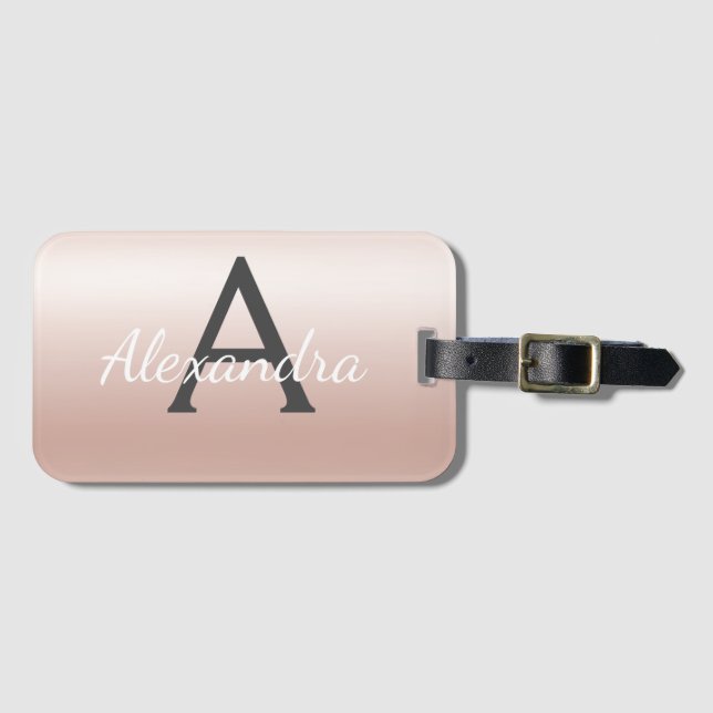 Étiquette À Bagage Monogramme en métal brossé rose or Nom et initiale (Devant Horizontal)