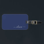 Étiquette À Bagage Monogramme moderne bleu marine et blanc<br><div class="desc">Découvrez notre collection de monogrammes modernes bleu et blanc de la Marine : Élevez votre décor de maison avec notre collection sophistiquée avec un schéma de couleurs bleu marine et blanc contemporain. Chaque pièce est minutieusement conçue pour exsuder l'élégance et le style, parfait pour ajouter une touche de modernité à...</div>