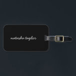 Étiquette À Bagage Monogramme moderne moderne en noir<br><div class="desc">Préparez-vous pour vos prochaines vacances ou votre prochain voyage d'affaires avec cette étiquette de bagage moderne moderne en noir massif. Peut être customisé avec votre nom de choix sur le devant et vos coordonnées sur le dos.</div>