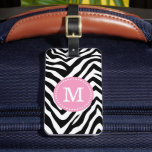 Étiquette À Bagage Monogramme personnalisé d'impression rose et zèbre<br><div class="desc">Une étiquette de bagage de voyage personnalisée avec un poster de animal zèbre chic girly. Personnalisez-le avec votre monogramme dans un cadre circulaire et ajoutez vos coordonnées à l'arrière. Cliquez sur Customiser pour modifier les polices et les couleurs pour créer votre propre design unique.</div>