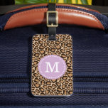 Étiquette À Bagage Monogramme personnalisé violet et Empreinte de léo<br><div class="desc">Une étiquette de bagage de voyage sur mesure avec un poster de animal chic en léopard. Personnalisez-le avec votre monogramme dans un cadre circulaire et ajoutez vos coordonnées à l'arrière. Cliquez sur Customiser pour modifier les polices et les couleurs pour créer votre propre design unique.</div>