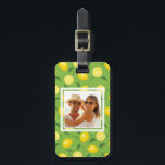 Étiquette À Bagage Motif citron jaune clair | Ajouter votre photo<br><div class="desc">Vector sans soudure avec citrons jaunes et feuilles sur vert. © et ® Bigstock® - Tous droits réservés.</div>