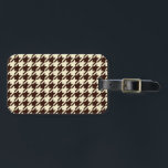 Étiquette À Bagage Motif classique Brown ivoire Pepita Houndstooth<br><div class="desc">motif en tissu à feuillage persistant,  élégant et classique,  avec motif en poivre / houndstooth en combinaison de couleur brune et ivoire. Pepita houndstooth brown motif Bagages Tags</div>