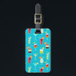 Étiquette À Bagage Motif de cocktails sur Arrière - plan Turquoise<br><div class="desc">Arrière - plan motif sans couture avec cocktails d'alcool de martini margarita tequila vodka vecteur illustration © et ® Bigstock® - Tous droits réservés.</div>